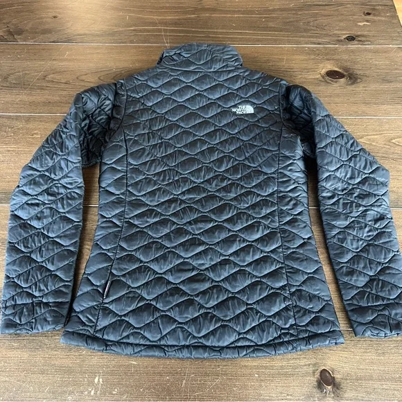 The North Face Black Quilted Insulated Women’s Jacket - Picture 6 of 6
